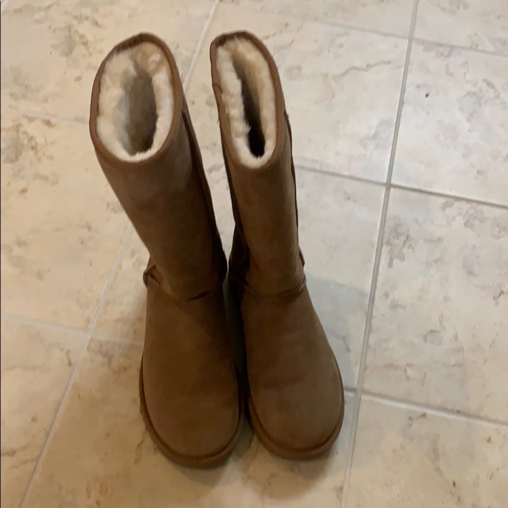 UGGS size 7